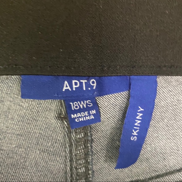 18WS Skinny Jeans - Picture 3 of 3